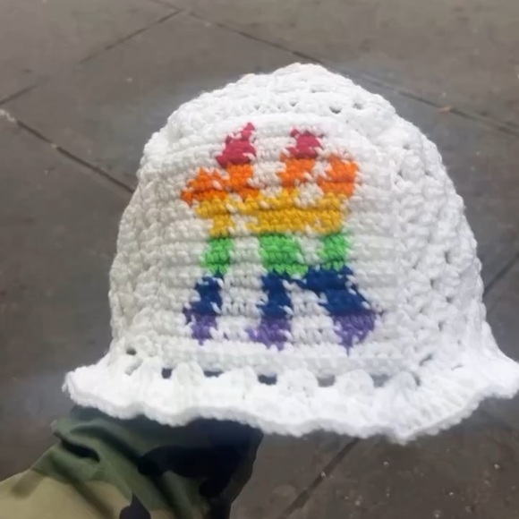 Crochet NY Bucket - Picture 7 of 10